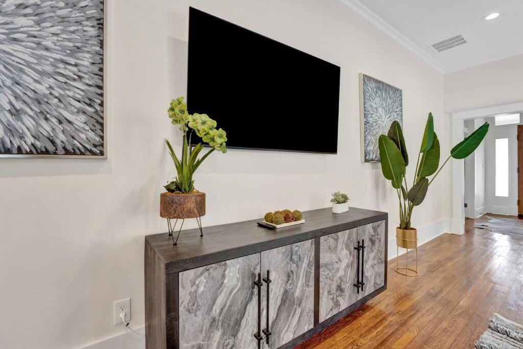 The Victorian - Elegant 3Br Home Near Overton ممفيس المظهر الخارجي الصورة